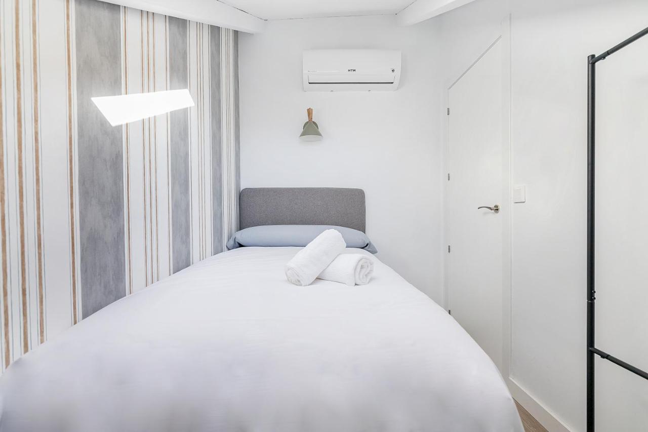 Bhost - Regina VII Apartment กอร์โดบา ภายนอก รูปภาพ