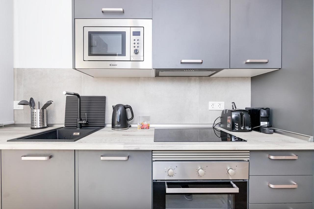 Bhost - Regina VII Apartment กอร์โดบา ภายนอก รูปภาพ